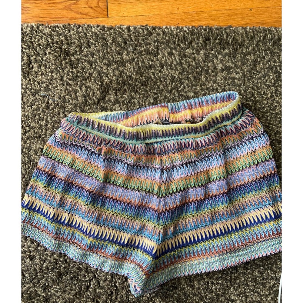 Cute summer shorts size small!